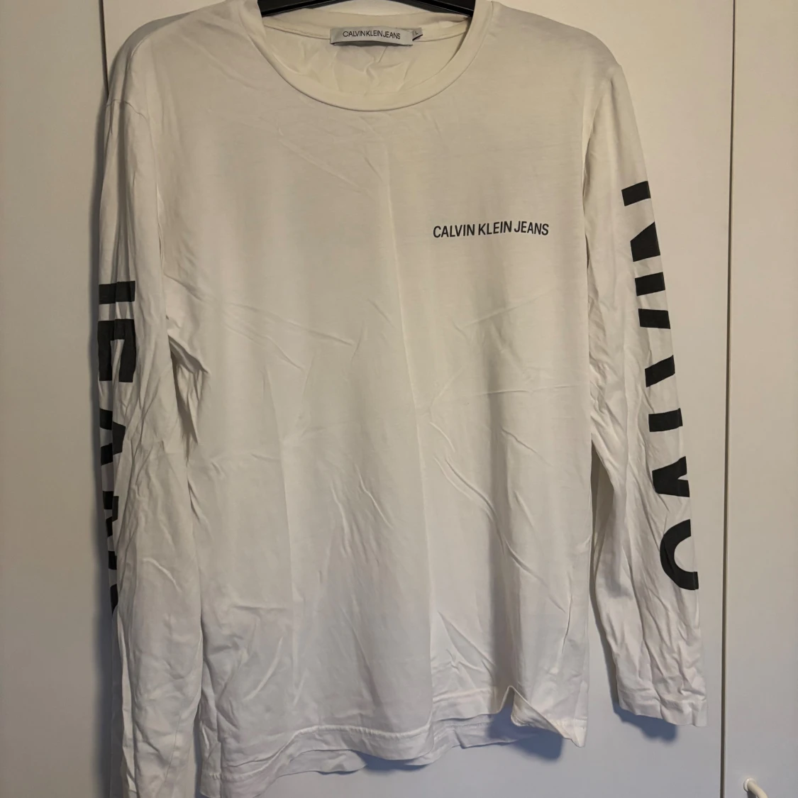 Vit långärmad tröja Calvin Klein Jeans