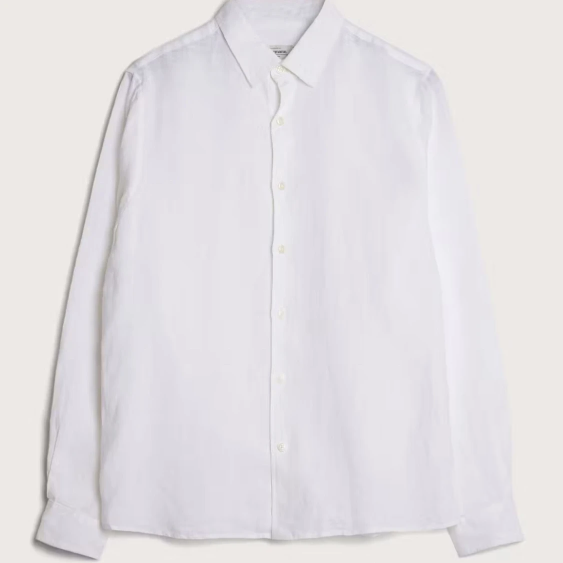 Vit linneskjorta från Dressmann