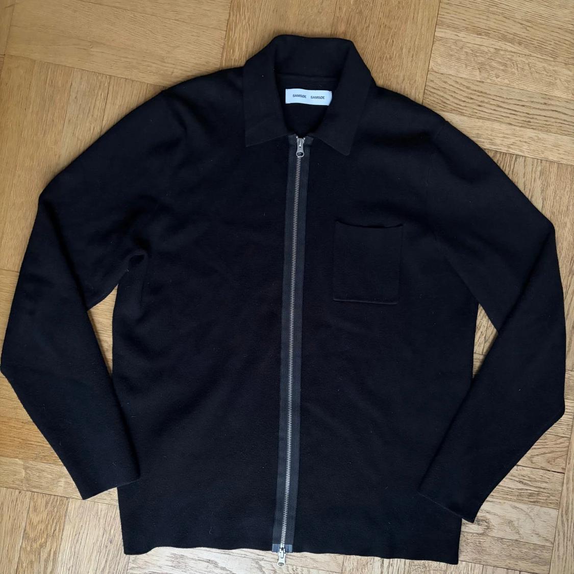 Svart kofta med dragkedja Samsøe Samsøe