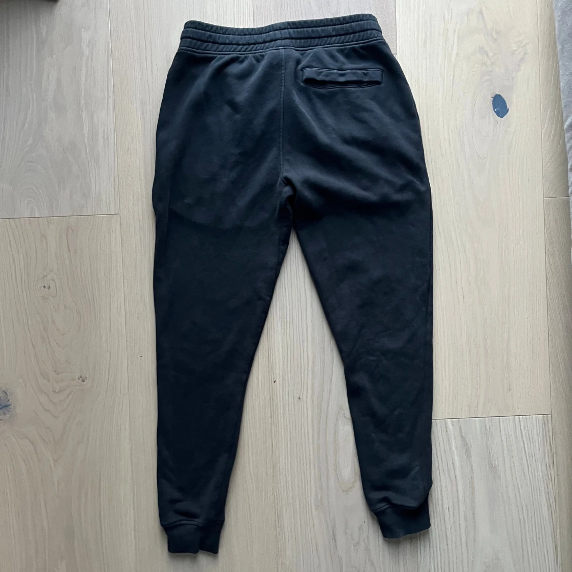 Svarta Gymshark byxor - 1