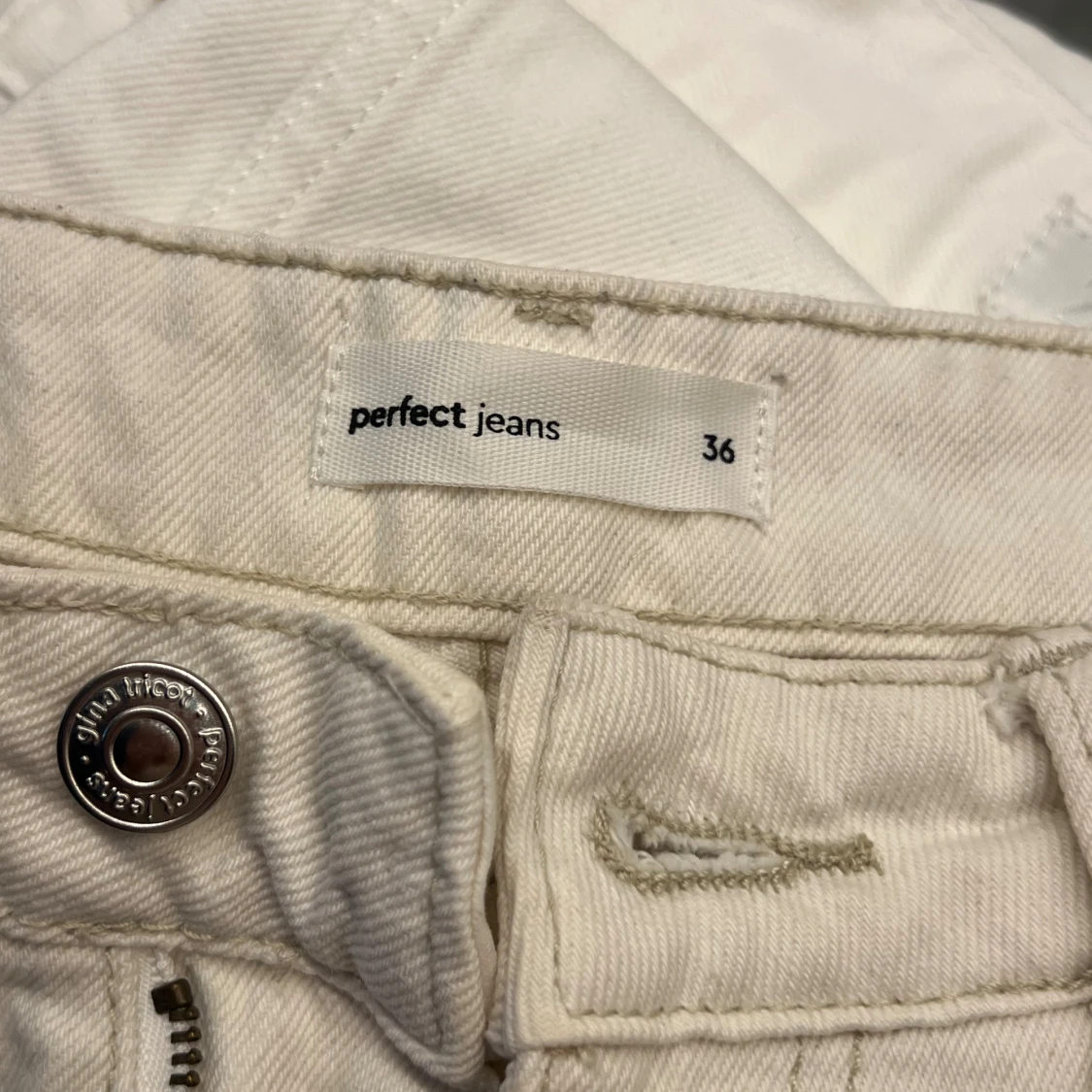 Vita Perfect Jeans i rak modell - 2