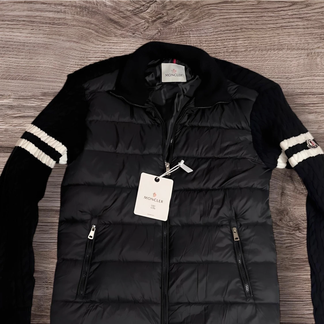 Svart Moncler pufferjacka med stickade ärmar - 2