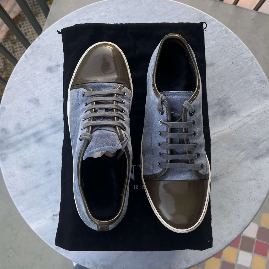 Blåa lanvins med grå captoe  - 1