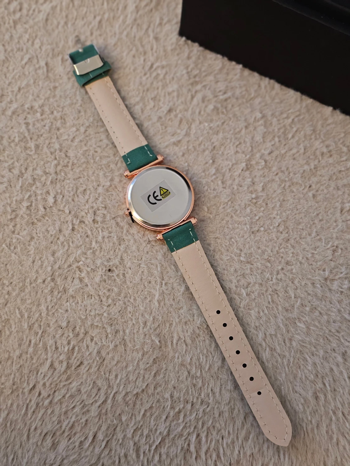 Grön klocka med roséguld och strass - 3