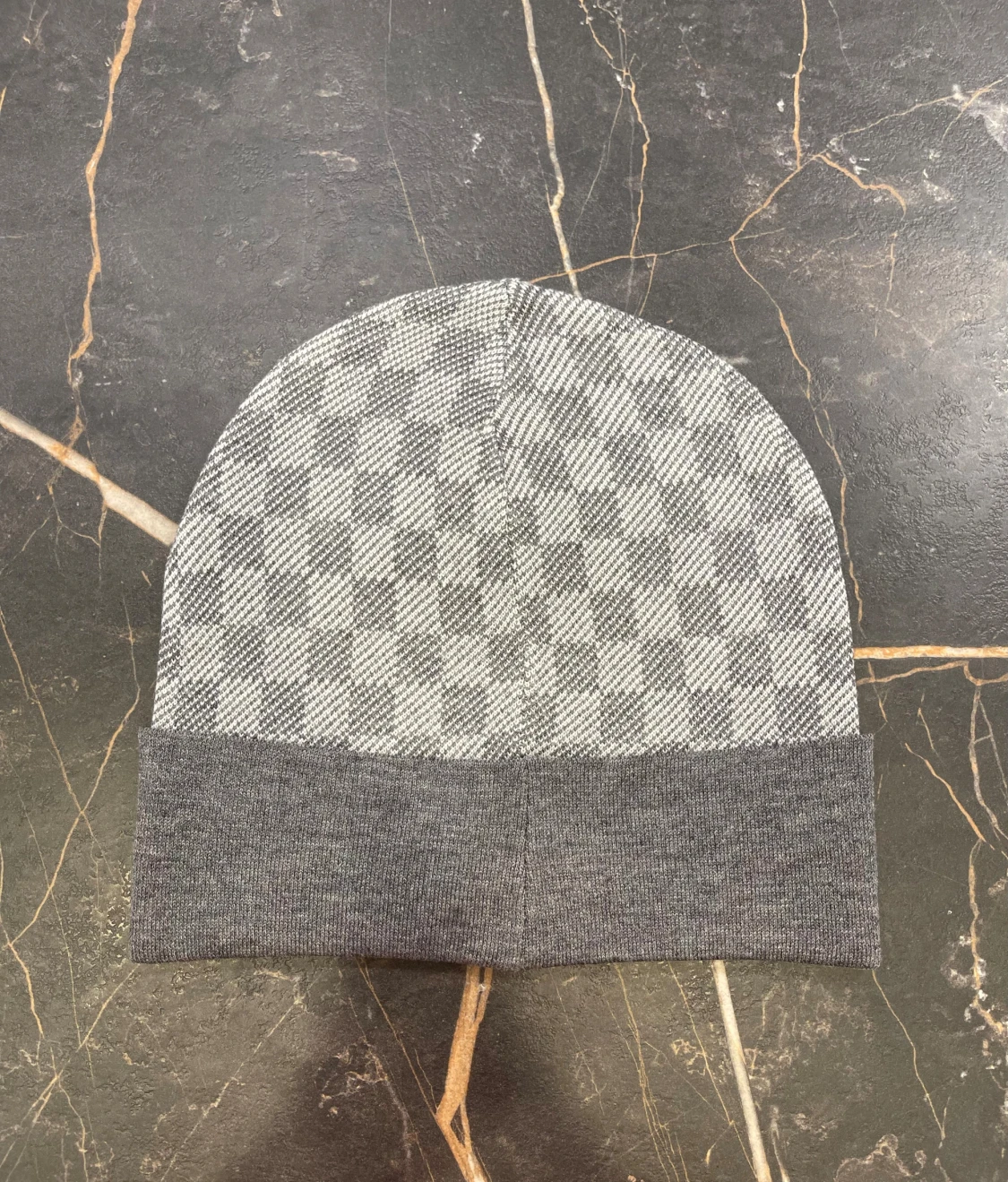 Grå rutig Louis Vuitton mössa och halsduk  - 3