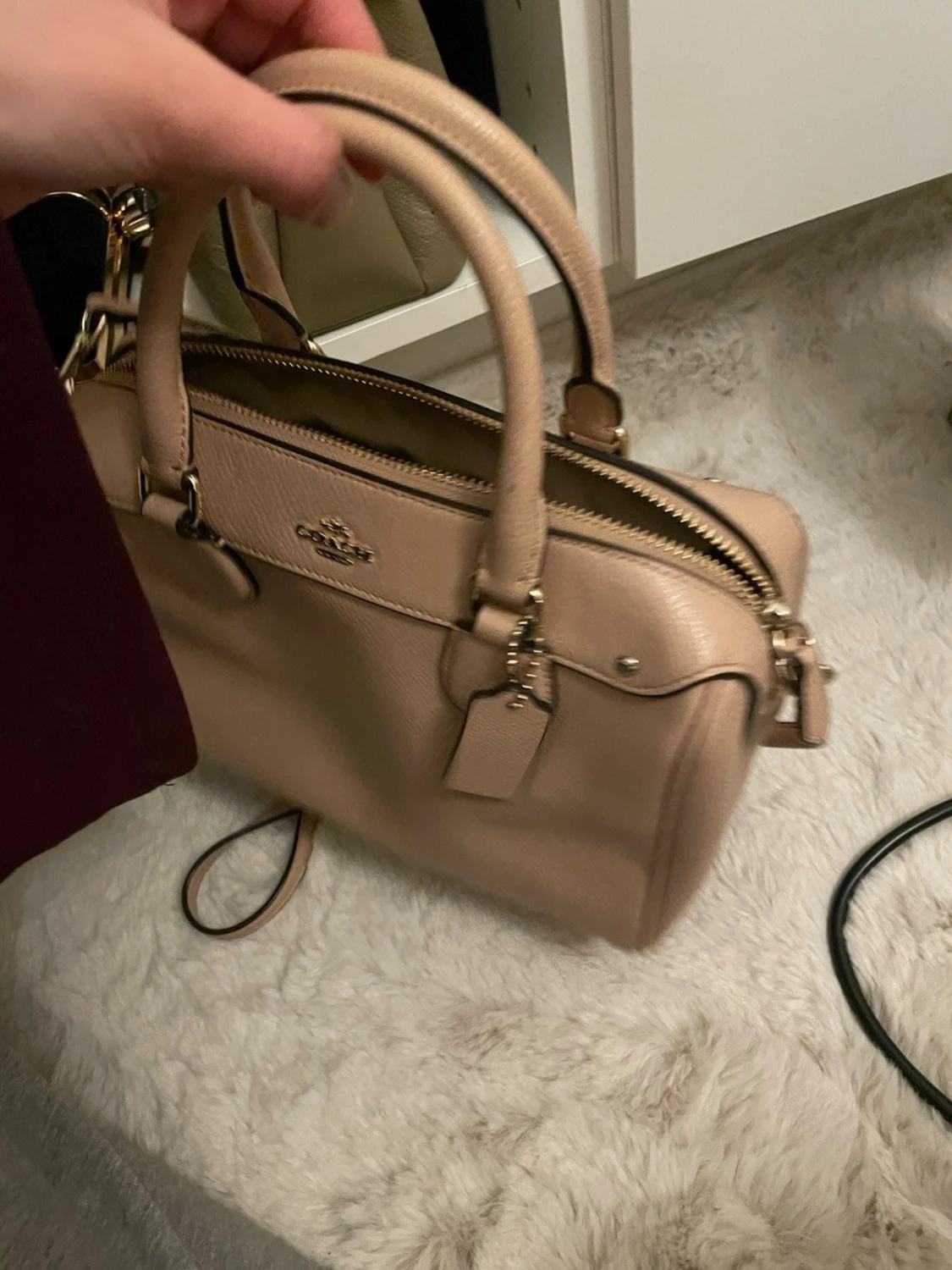 Beige handväska från Coach  - 2