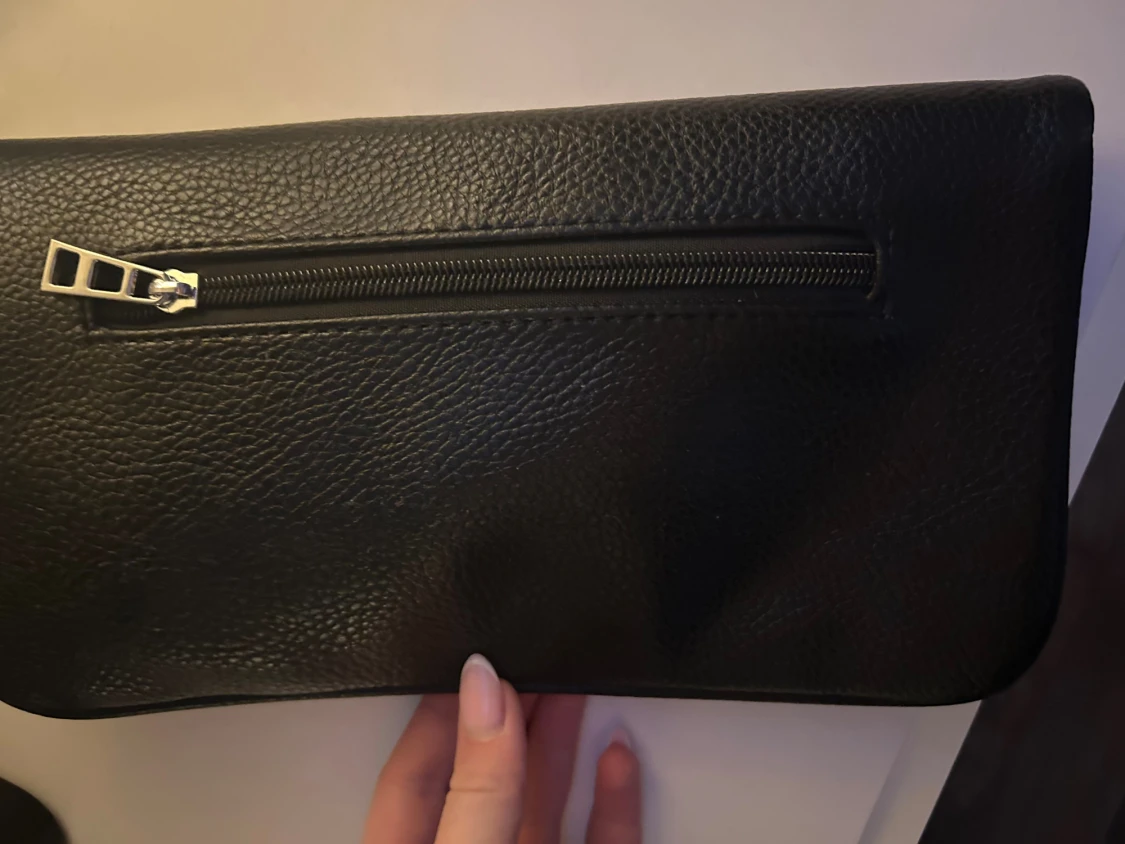 Fin svart väska med silver detaljer - 2