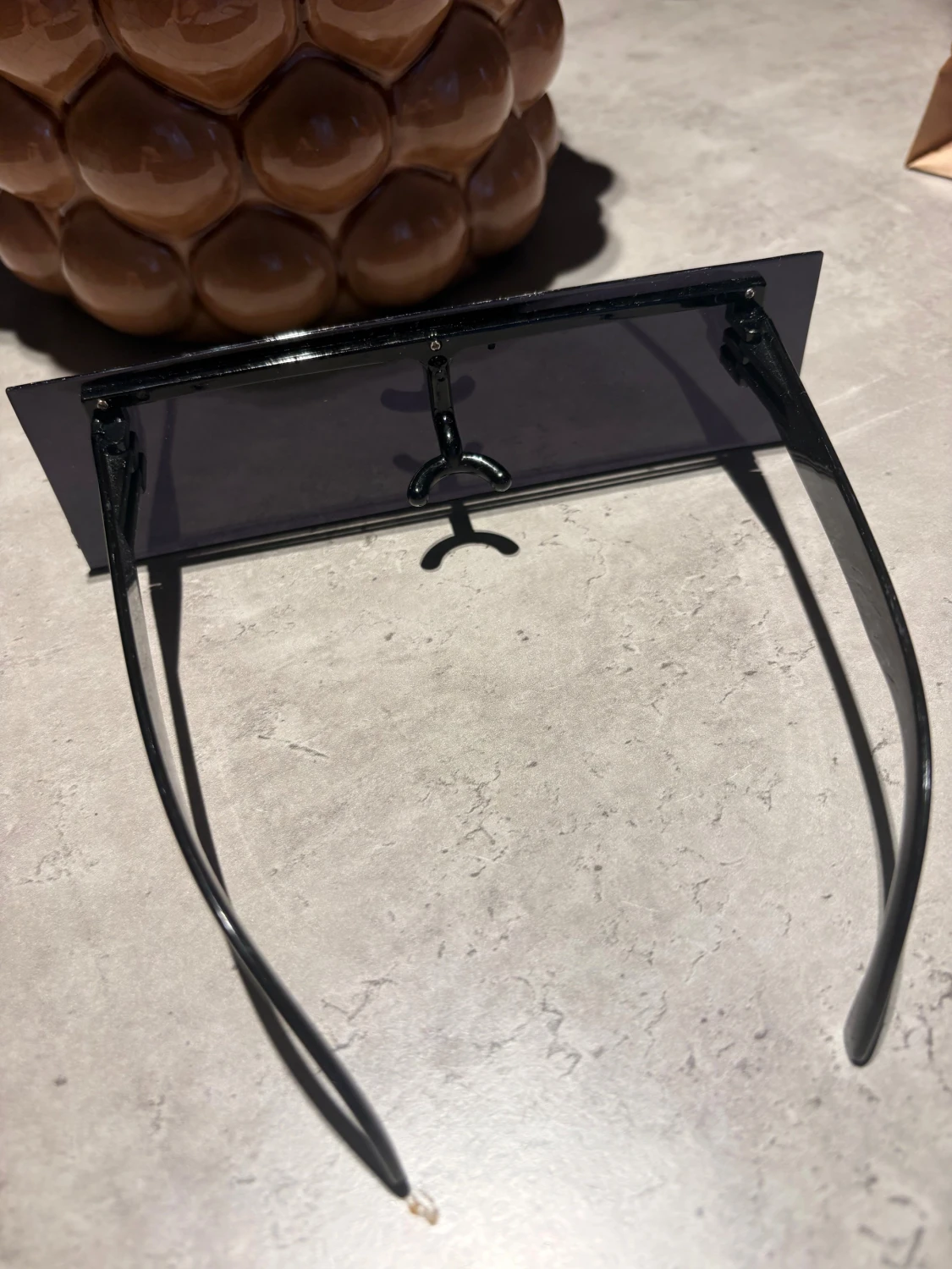 Svarta futuristiska solglasögon - 1