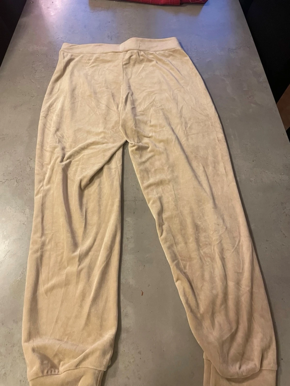 Beige mjukisbyxor med snörning - 1