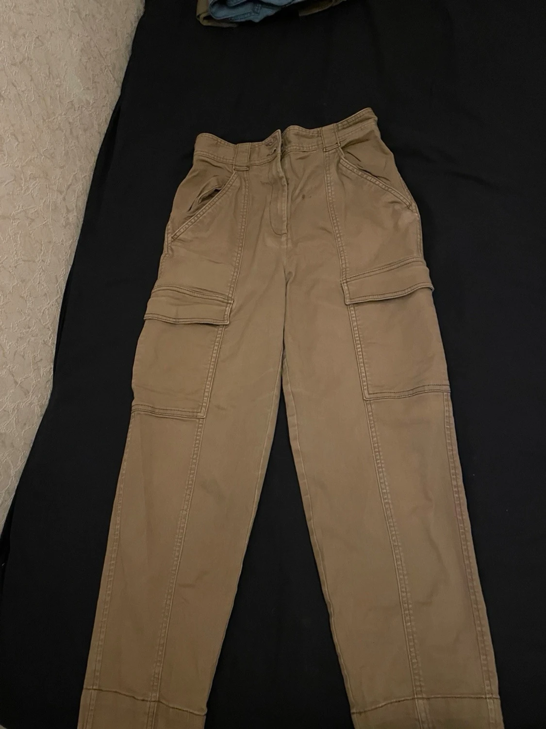 Beiga cargobyxor från H&M, strl 36 - 1