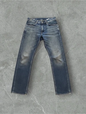 G Star jeans storlek 29/32 - Tja! Nu säljer jag dessa as feta G Star jeans som är perfekta för nutida stilen. Storlek 29W 32L straight fit, om ni har minsta funderingen är det bara att skriva!