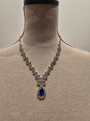 Glittrande halsband  - Glittrande halsband 