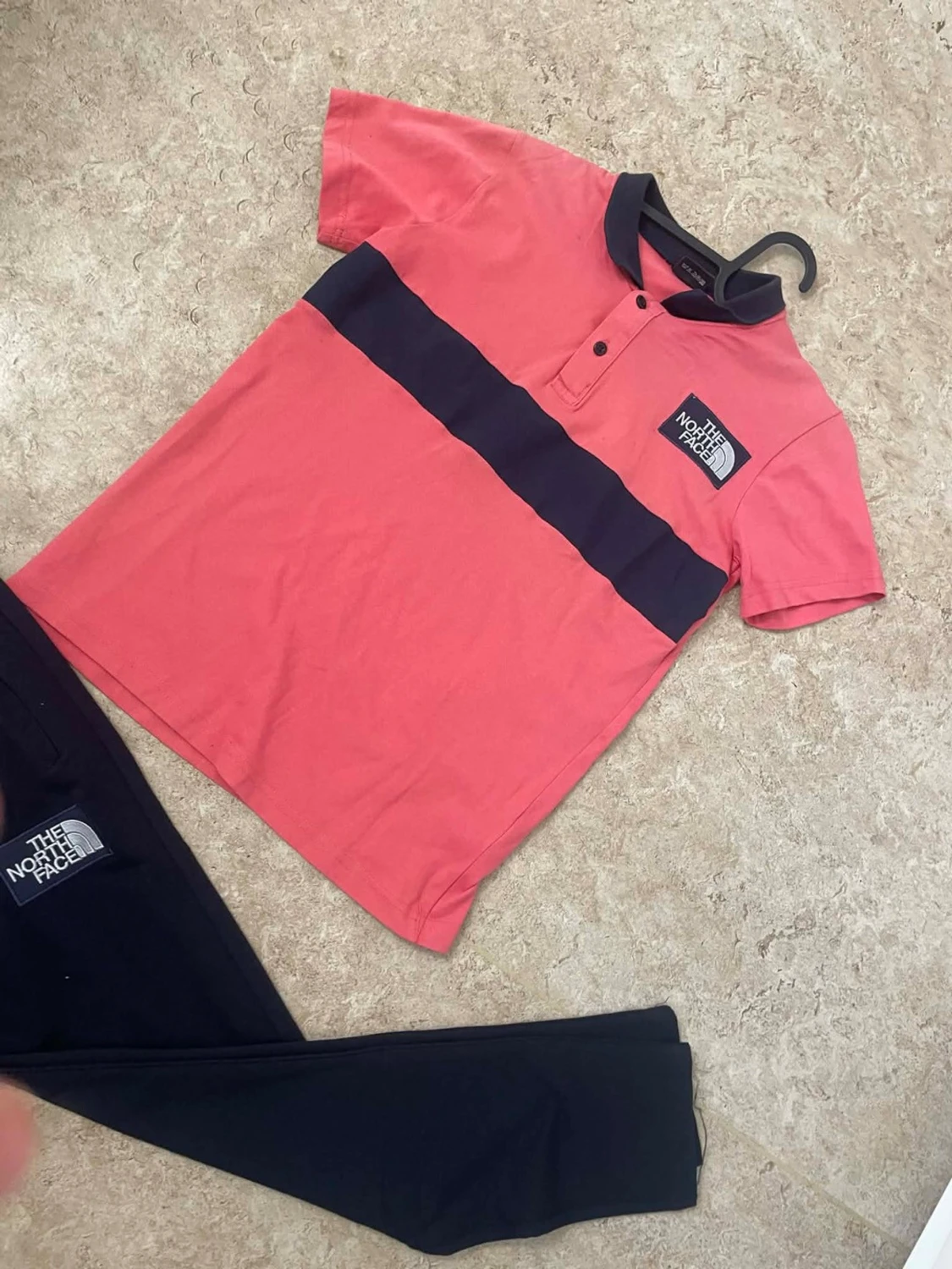 Rosa och marinblå väst från The North Face - 1
