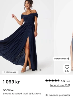 Superfin marinblå balklänning från bubbleroom 36 - Säljer min superfina balklänning från bubbleroom som är använd en gång så är som ny. Storlek 36 men är liten i storlek så sitter som 34. 