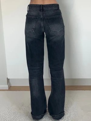 Svarta breda jeans - Superfina jeans från Zara