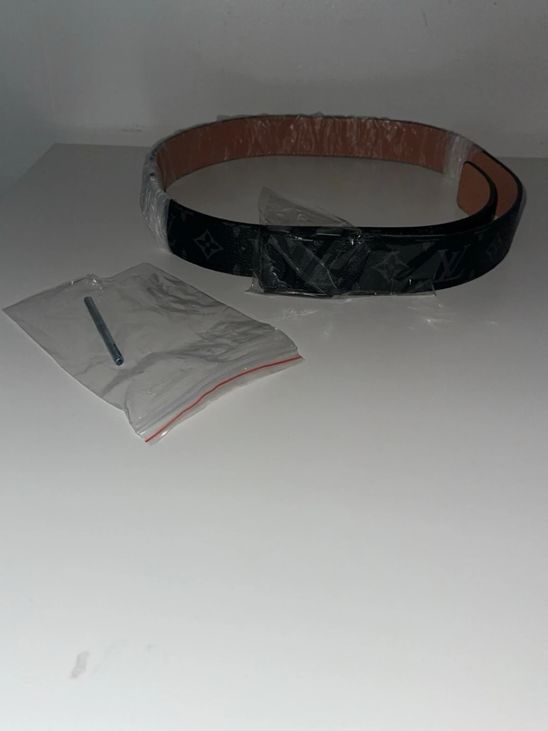 Svart Louis Vuitto bälte