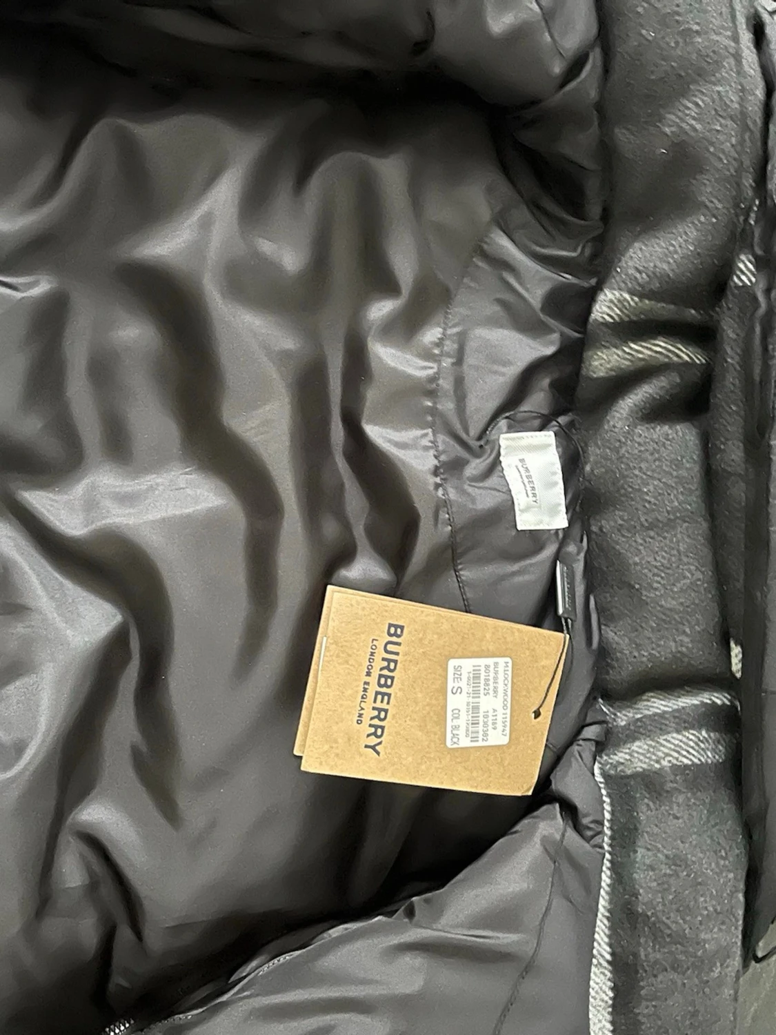 Svart pufferjacka från Burberry S - 2