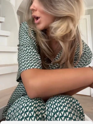 Mönstrat sett  - Från hm, aldrig använt💕 byxorna i strl 32 och toppen s