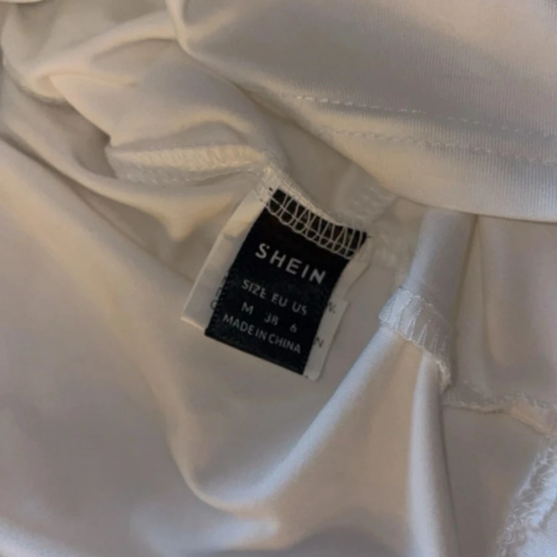 Vit långärmad topp från SHEIN - 1