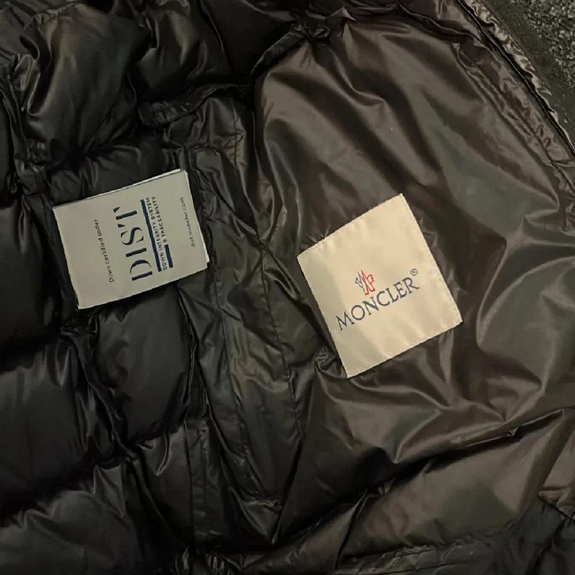 Svart dunjacka från Moncler, strl 3 - 2