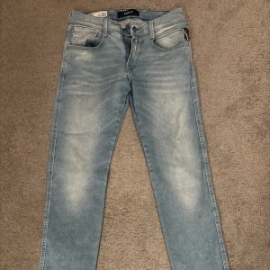 Replay Hyperflex  - Skick 8/10.                                                                                               Storlek W28 L32.                                                                                  Nypris 155 euro.                                                                                     Med vänliga hälsningar WH 