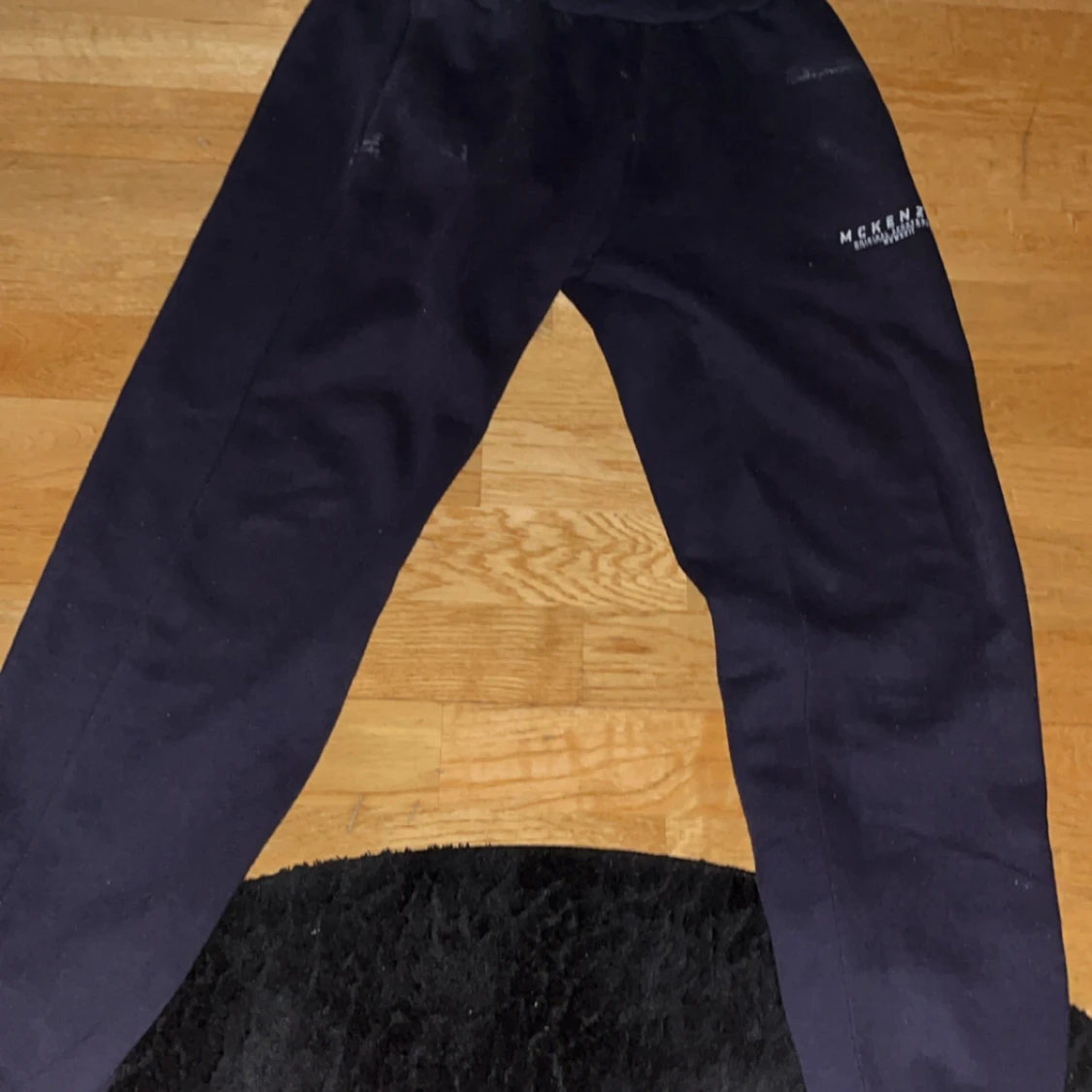 Svarta mjukisbyxor från McKenzie M