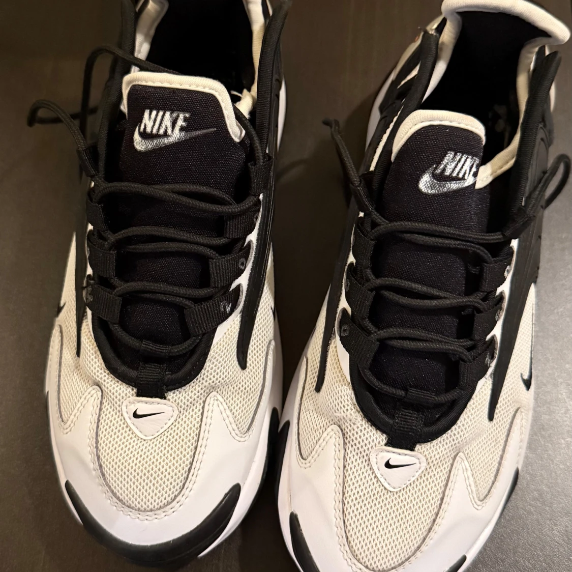 Nike sneakers i svart och vitt - 2