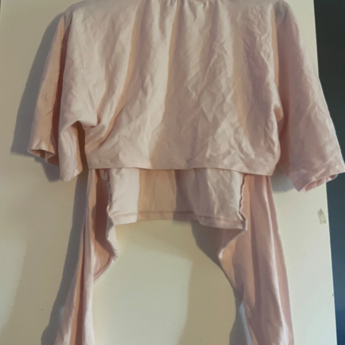 Ljusrosa croppad topp med knyt - 1