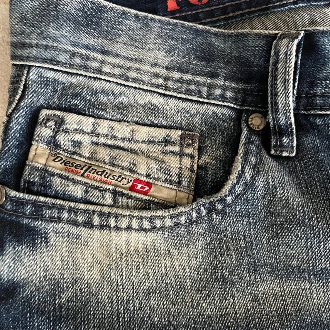 Diesel jeans i tvättad blå denim - 2