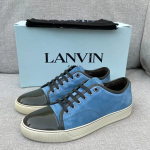 Lanvin skor  - Hej! Säljer nu dessa sjukt snygga lanvin skor. Skorna är i nyskick ! Har begränsat antal boxar och dustbag. Hör av dig vid frågor. 