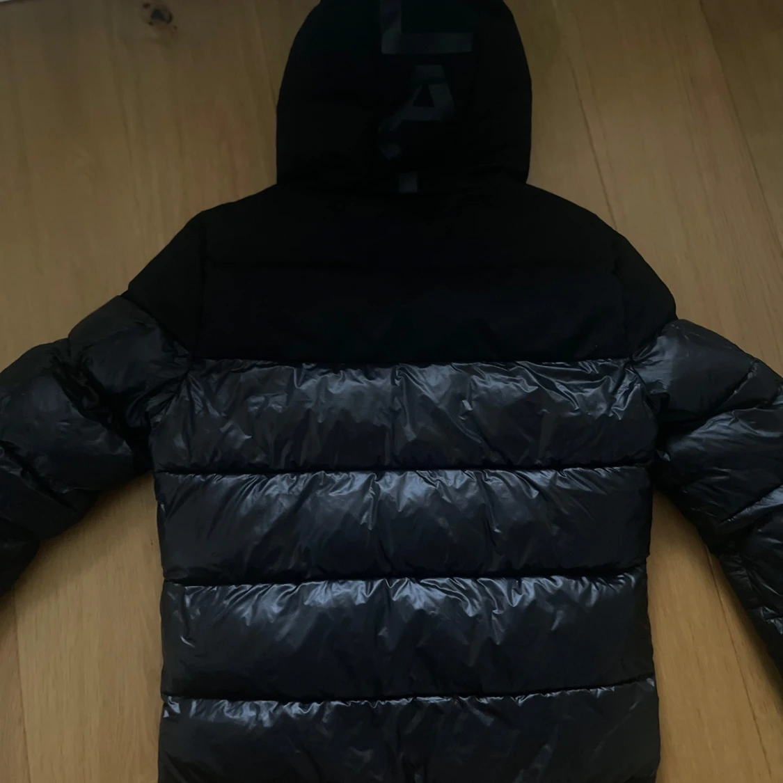 Svart replay pufferjacka, glansig - 2