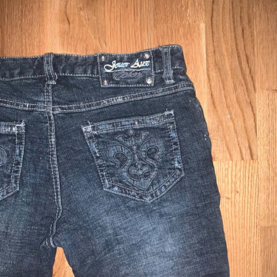 Mörkblå bootcut jeans från Jouer Aux Echecs - 2