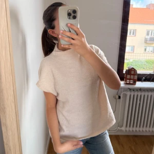 Stickad topp - Superfin stickad topp från lindex