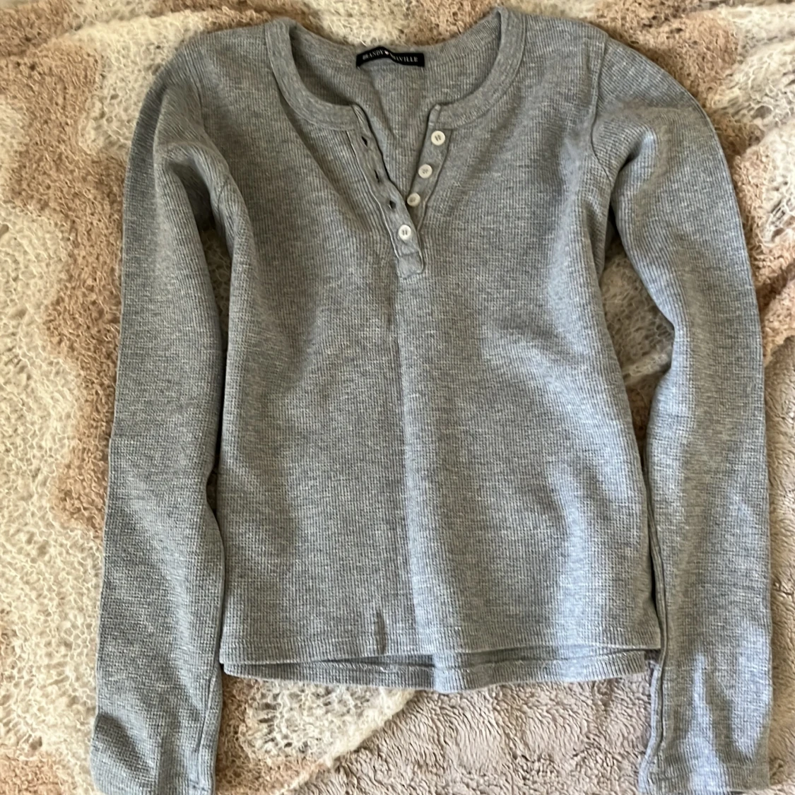 Grå ribbad långärmad tröja Brandy Melville