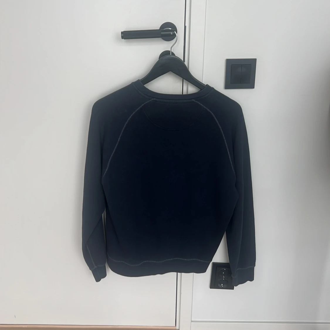 Mörkblå sweatshirt från Barbour - 1