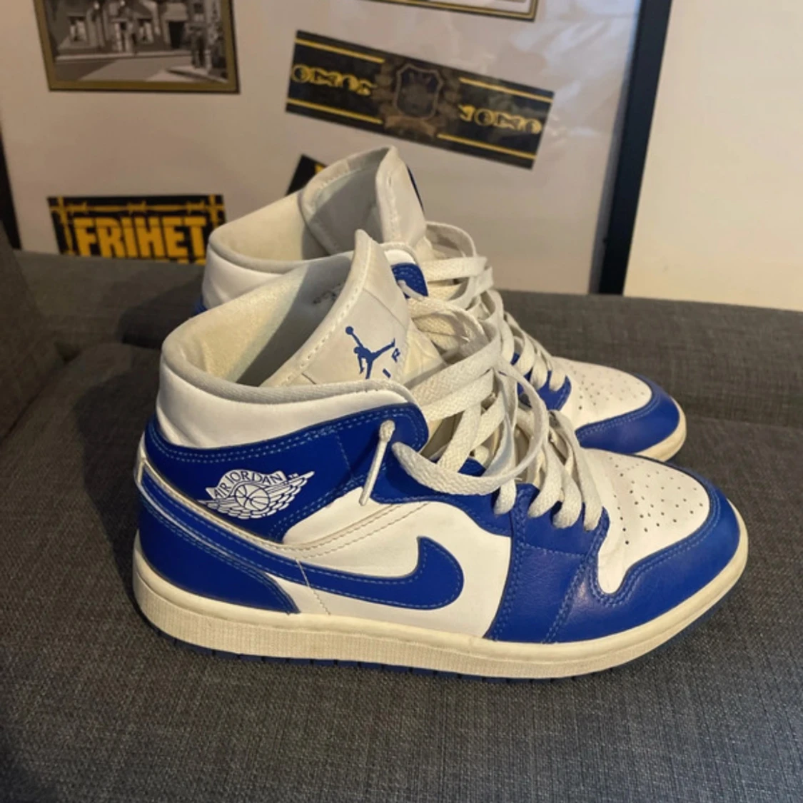 Nike Air Jordan 1 blå/vita sneakers