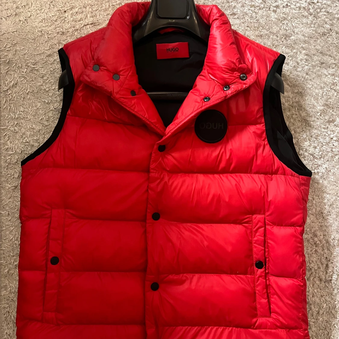 Röd dunväst från Hugo Boss - 2