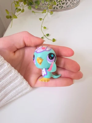 Littlest pet shop - Littlest Pet Shop # 3035 Aqua Blue Purples Canary Glitter Icing Swirl Generation 4 Finns fler i min profil för samfrakt