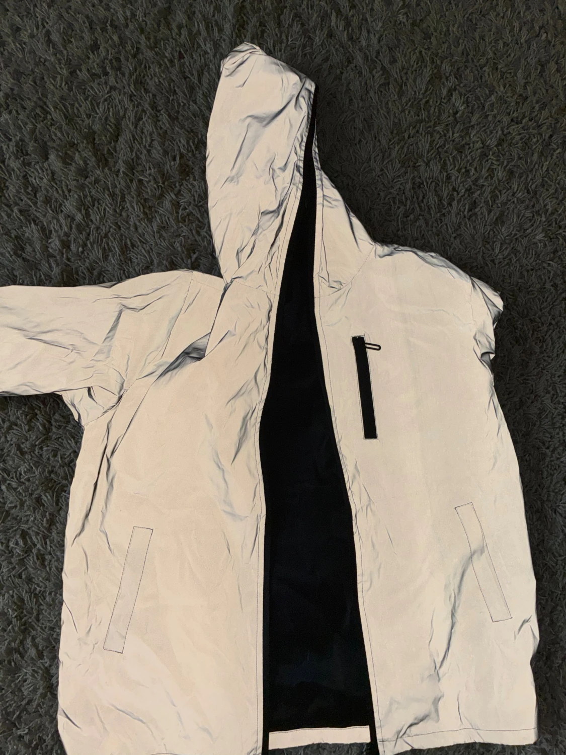 Grå vindjacka med huva - 2