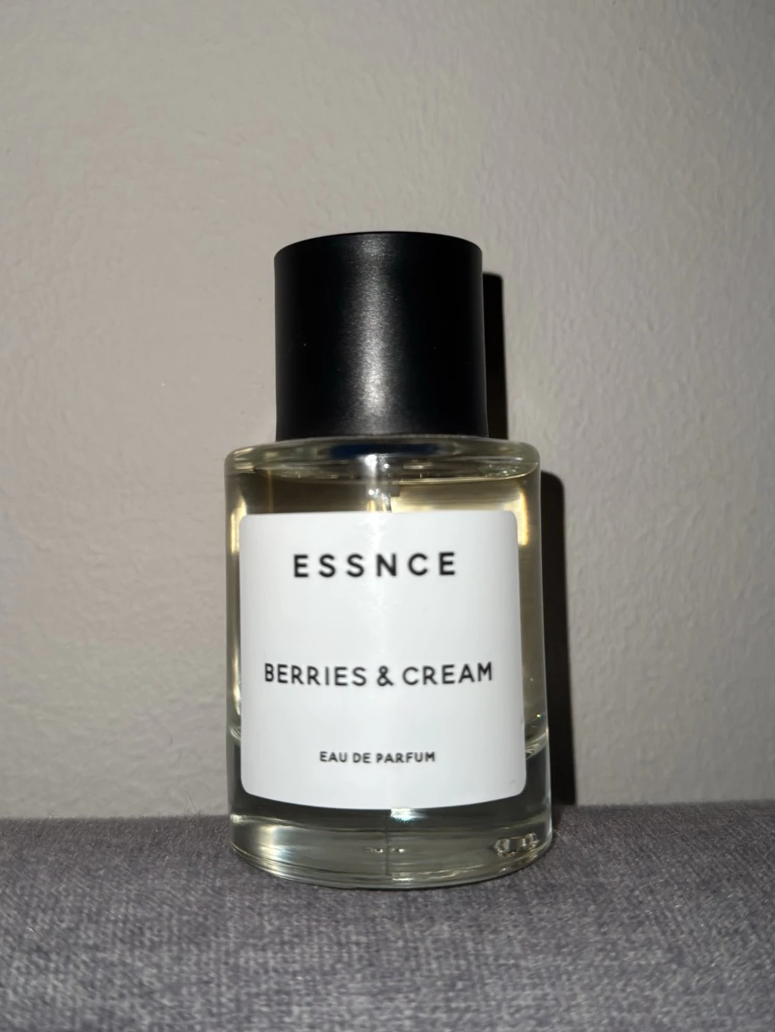 ESSNCE BERRIES & CREAM