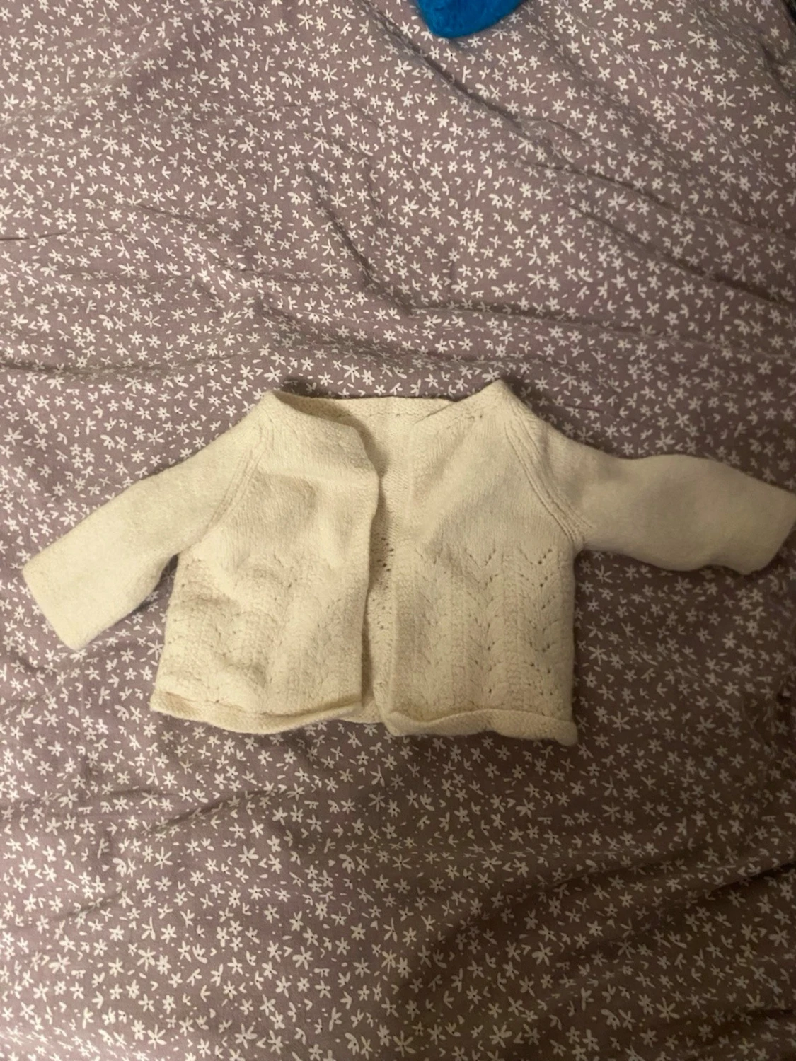 Vit stickad kofta med mönster - 1