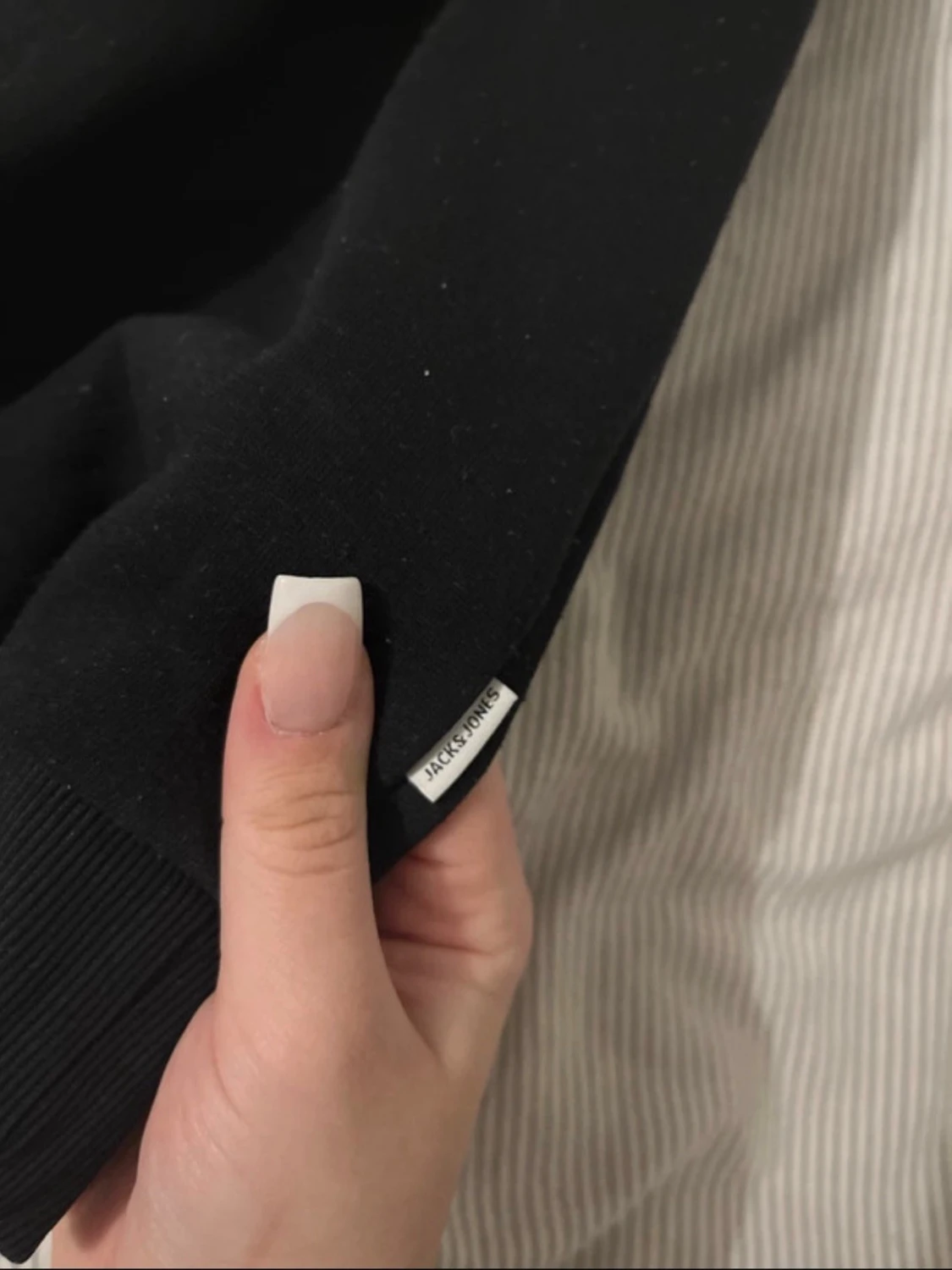 Svart sweatshirt från Jack & Jones - 1