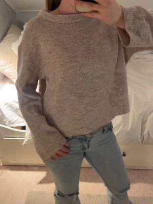 Beige stickad tröja - Beige stickad tröja 