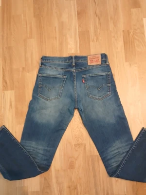 Levi's 511 blå jeans W31 L32 - Säljer dessa extremt schyssta Levi's jeansen. Som är slimfit w31 L32 med fet snygg fade. Pris kan diskuteras 