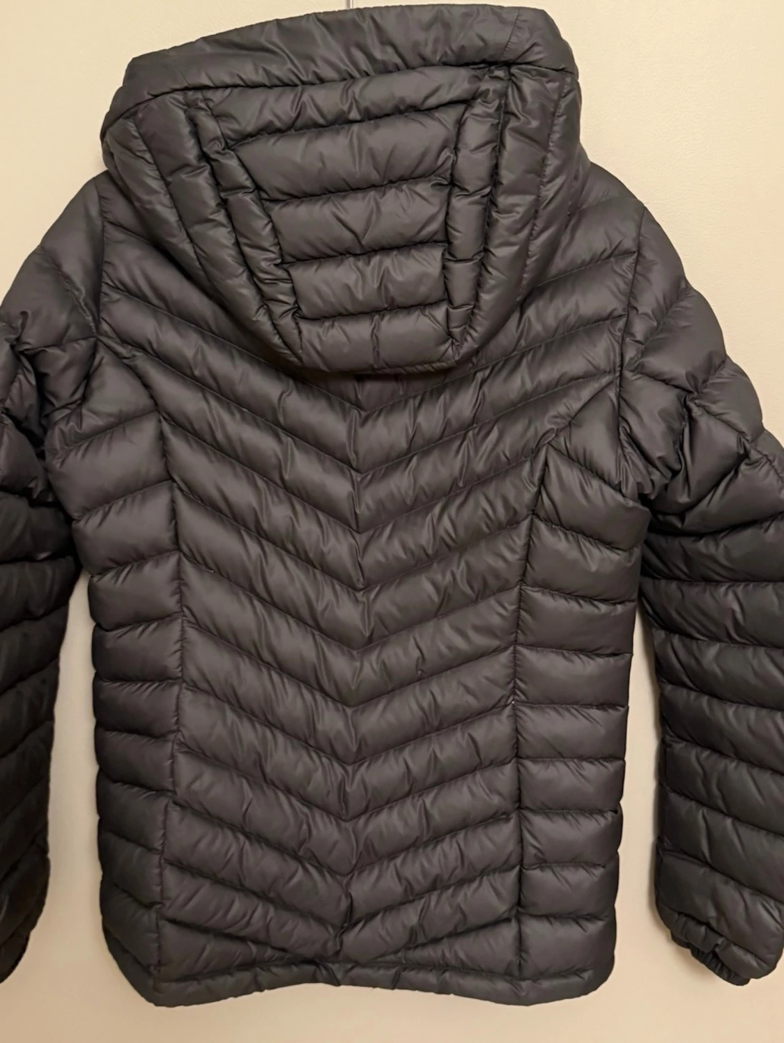 Olivgrön dunjacka Peak Performance - 1