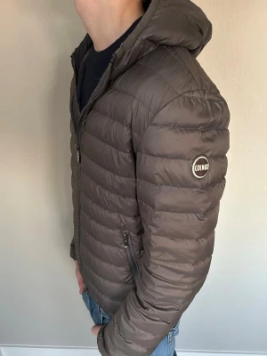 Colmar jacka - Tja säljer nu denna riktigt snygga och populära colmar jacka i storlek S där nypris är cirka 4500kr, skick 9/10 vid minsta lilla fundering är det bara att höra av sig! Mvh Santén 