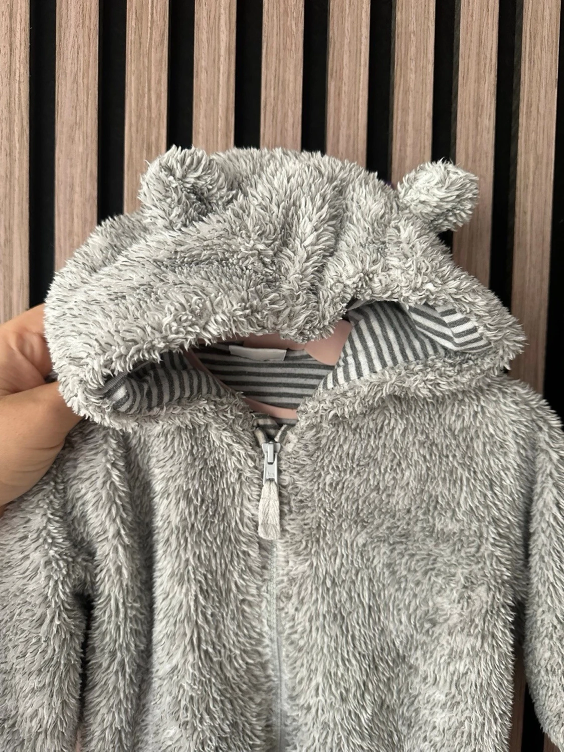 Grå fluffig hoodie från F&F Baby - 4