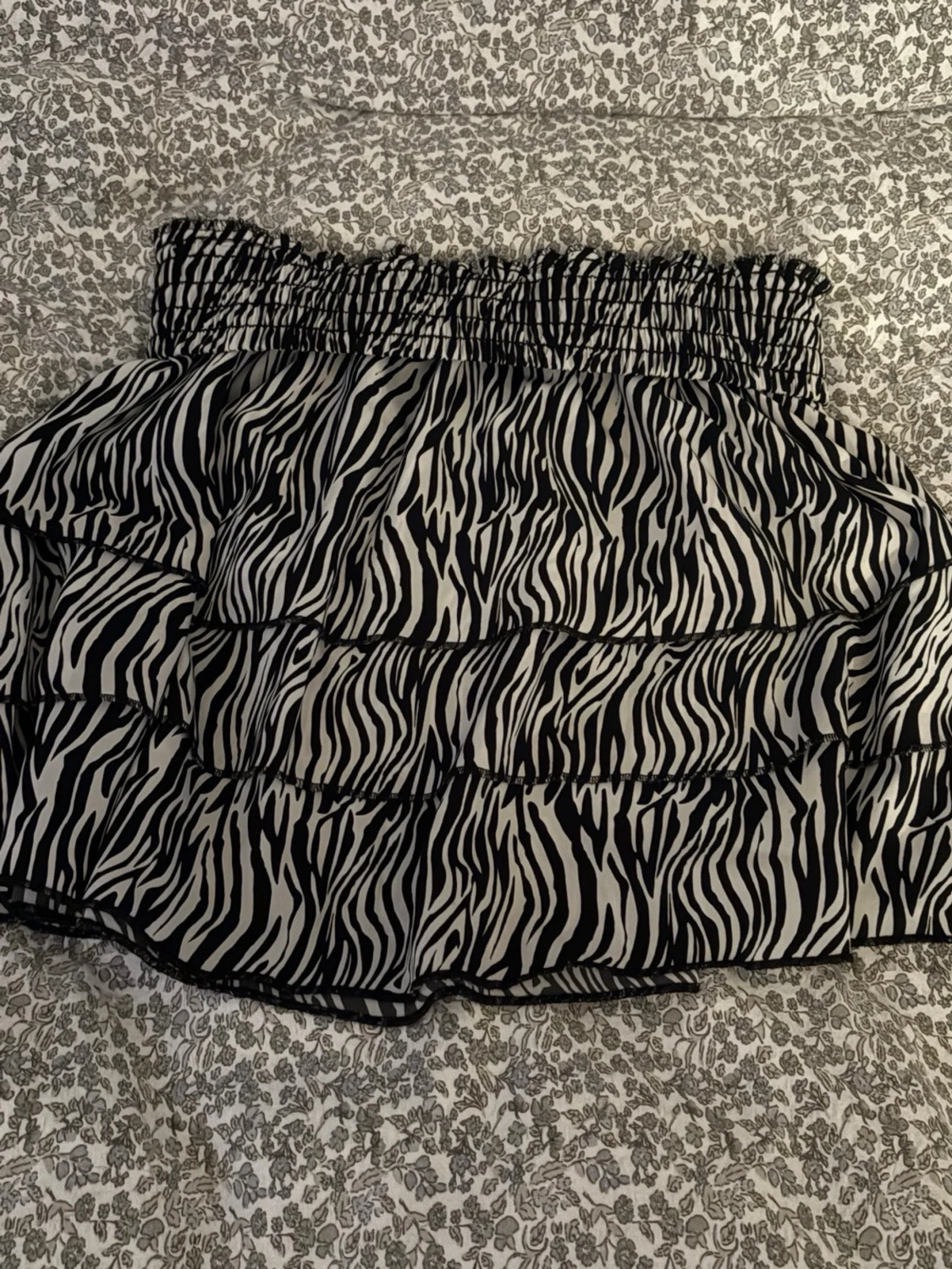 Zebramönstrad volangkjol