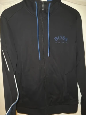Hugo boss hoodie  - Bra skick, inga skador. 