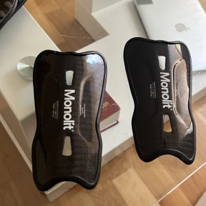 Små monolit benskydd - Behöver de inte längre